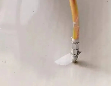 阳城瓷砖空鼓维修公司专业解答在瓷砖铺贴过程中，如果使用的砂料过粗（如全部使用了粗砂），可能会导致以下问题